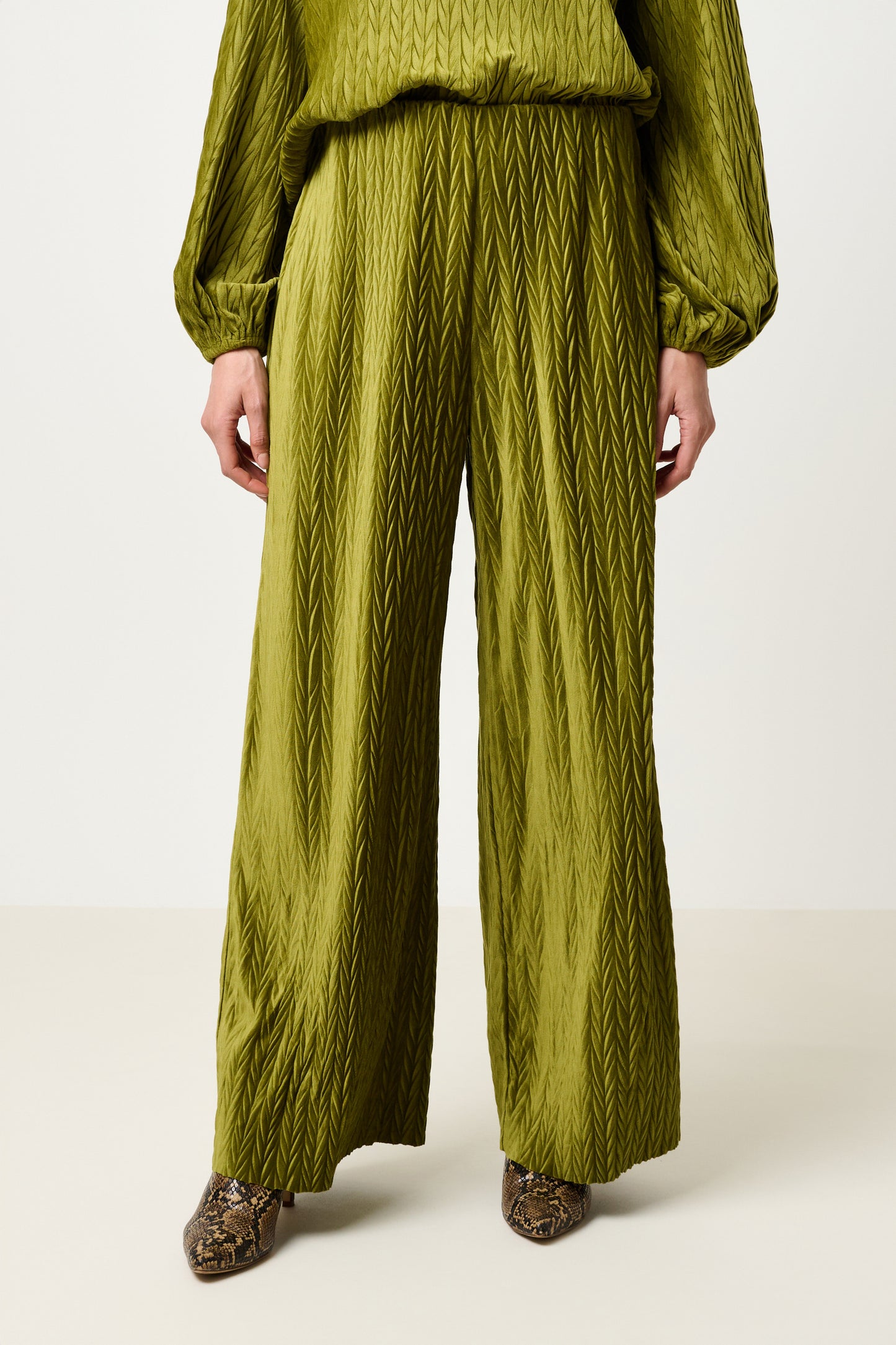 Melvin Velvet Pleat Trouser - Kiwi