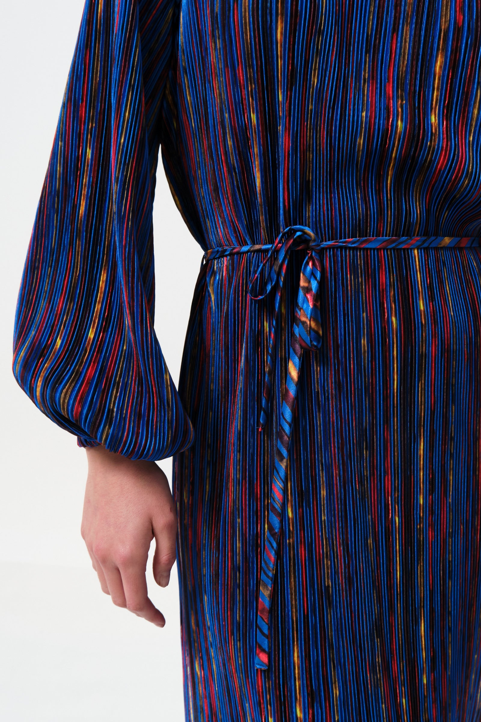Milene Abstract Pleat Tie Waist Midi Dress - Detail 2