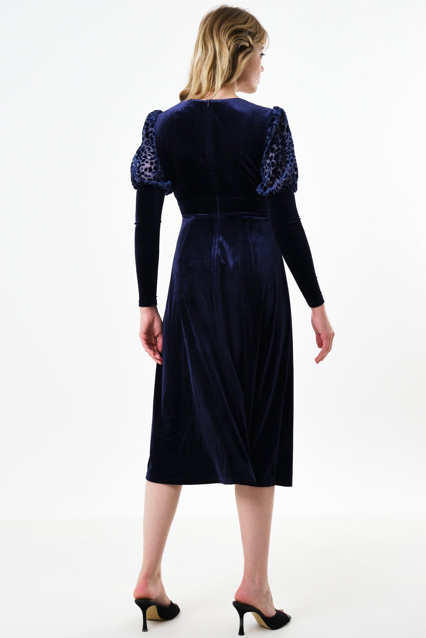 Moa Velvet V-Neck Midi Dress - Navy
