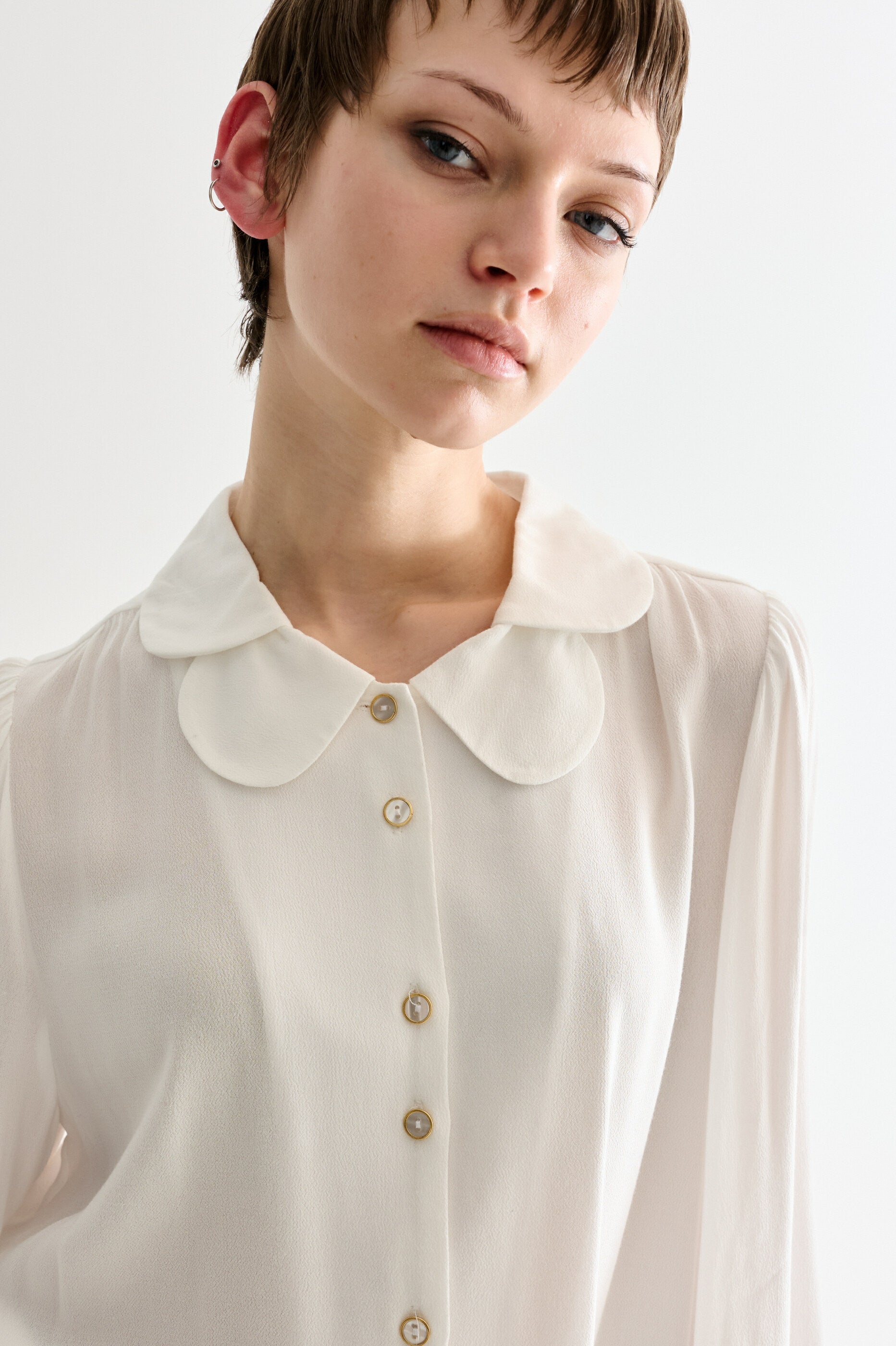 Octavia Crepe Petal Collar Blouse - Off White - Detail 1