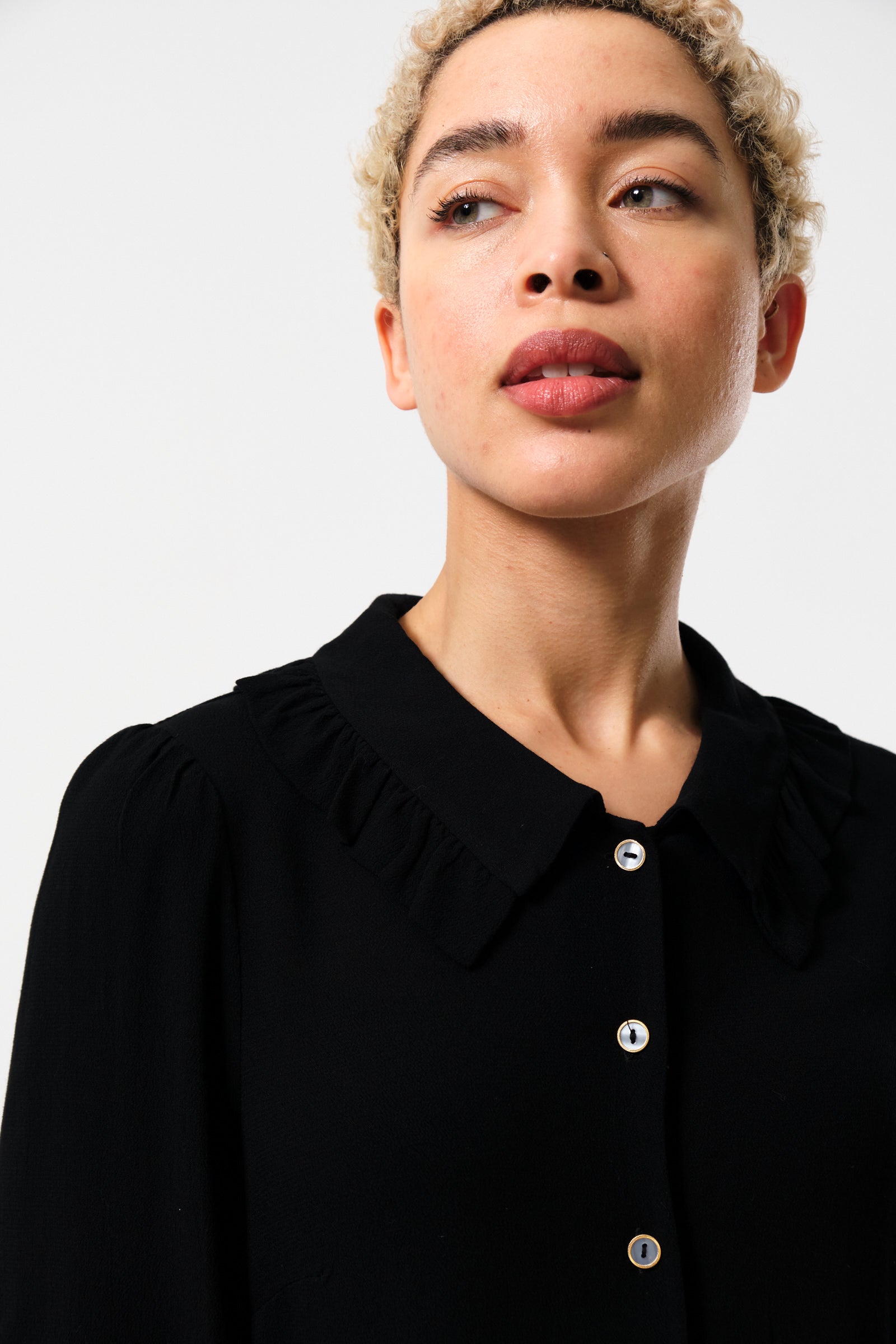 Padma Long Sleeve Shirt in Black - Detail 3