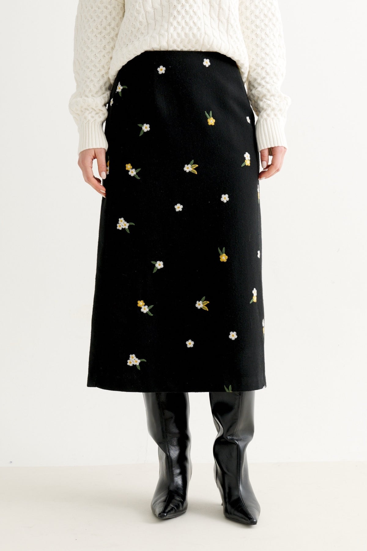 Buffy Daisy Tweed Midi Skirt - Black