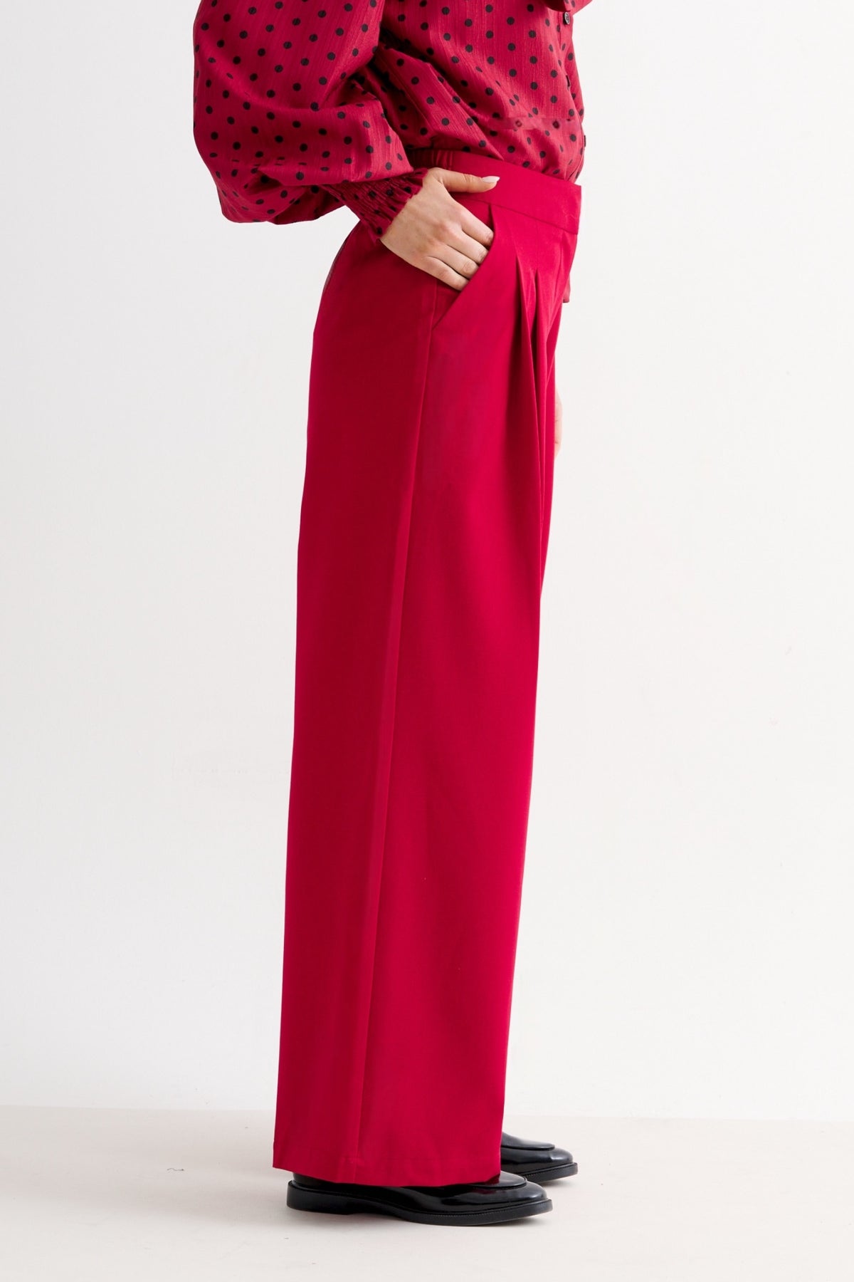 Tyler Fine Twill Pleat Front Wide Leg Trouser - Chilli Red