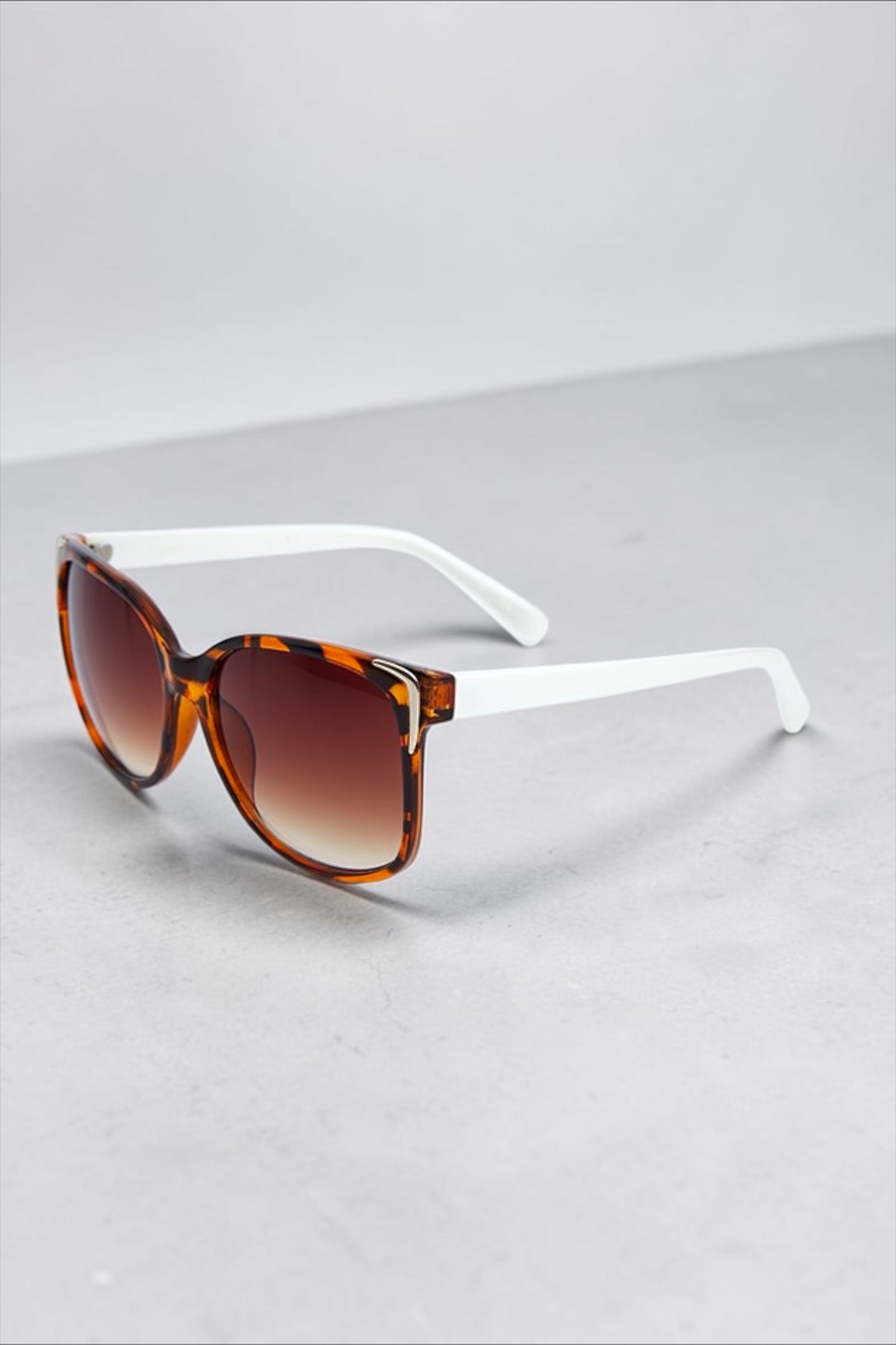 LA Frame Tortoiseshell Sunglasses with Ivory Arms