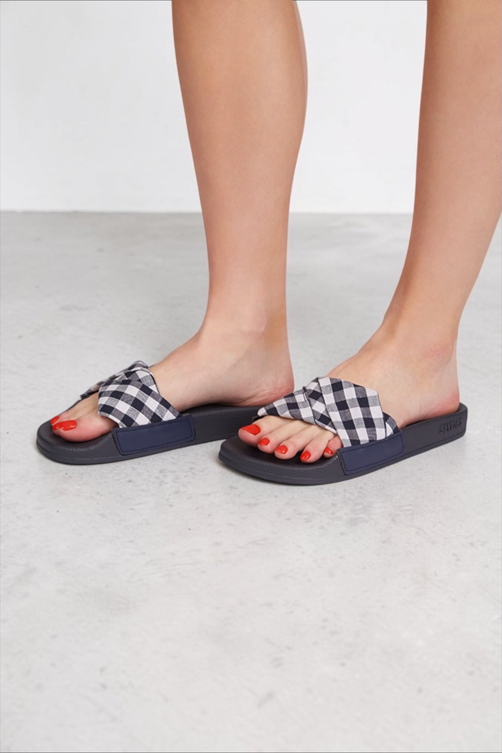 Dessa Navy And White Gingham Slide