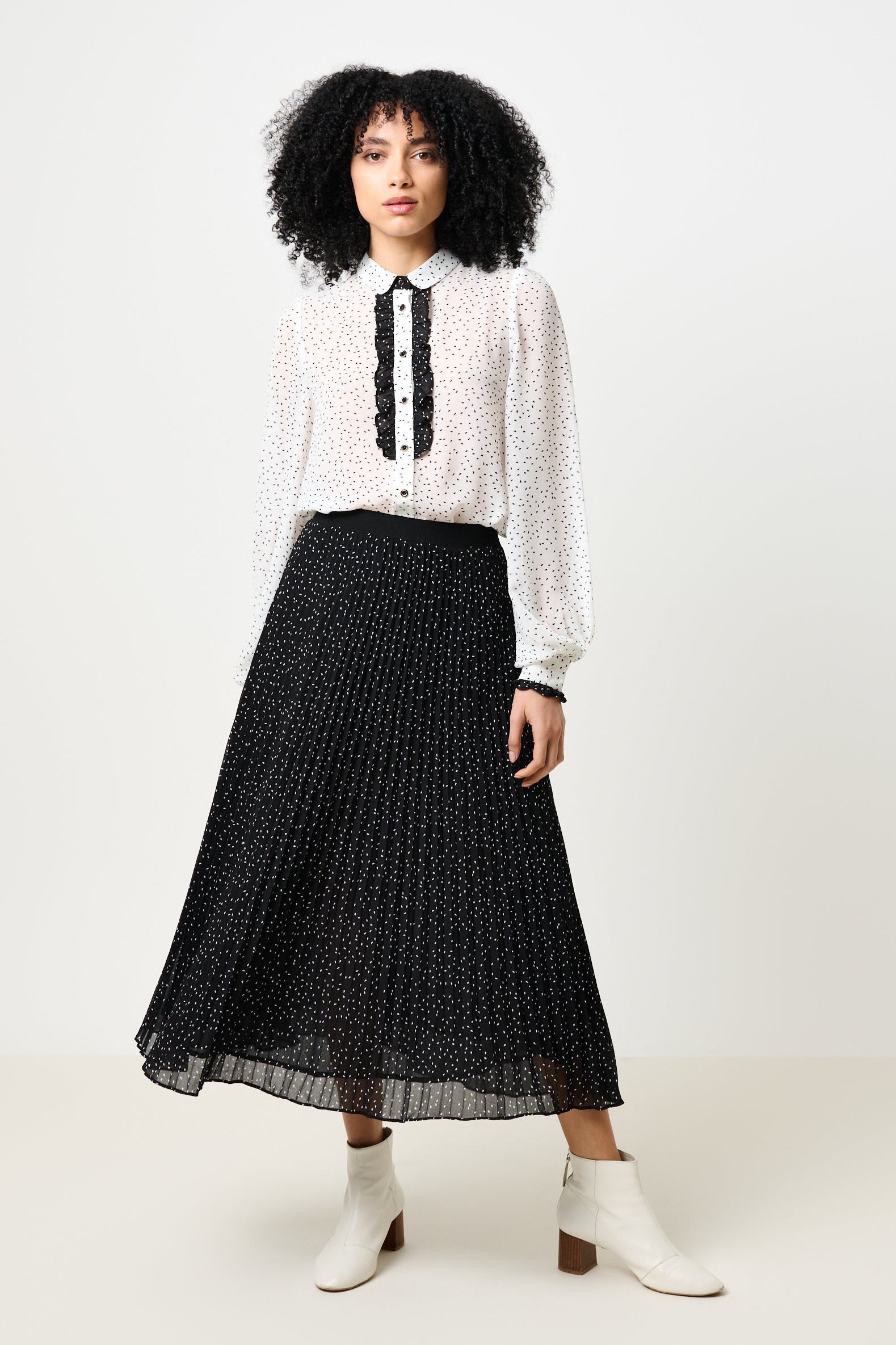 Riley Raindrop Pleated Midi Skirt - Black - Detail 1