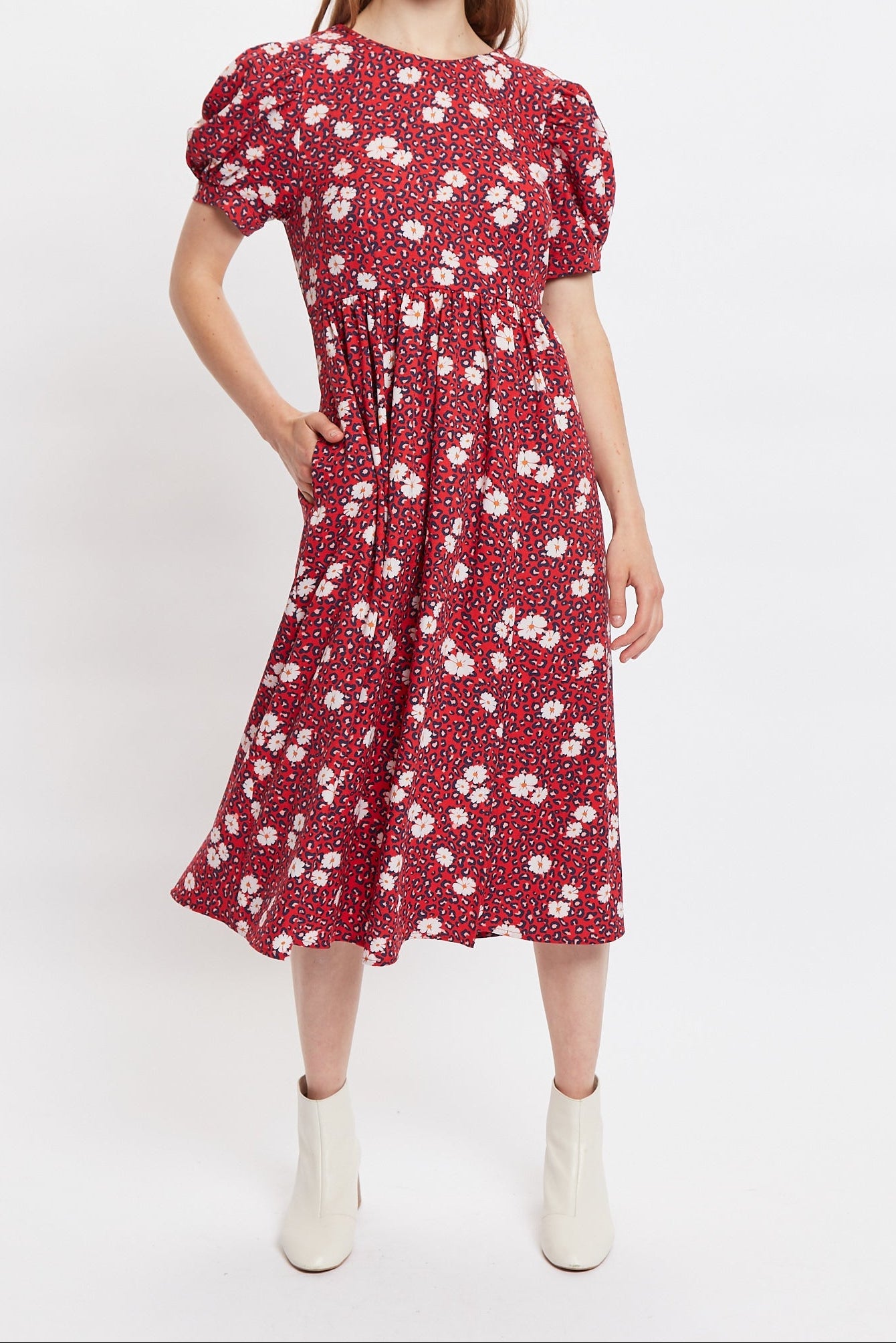 Louche Stasia Roaring Daisy Print V Back Puff Sleeve Midi Dress - Red