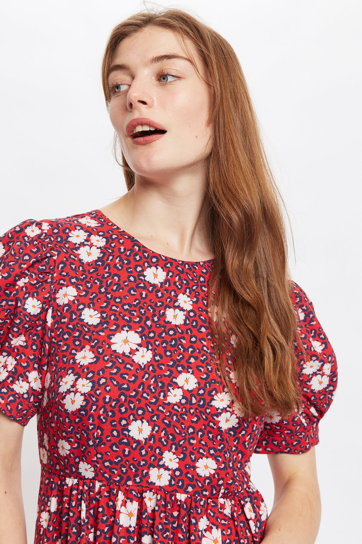Louche Stasia Roaring Daisy Print V Back Puff Sleeve Midi Dress - Red
