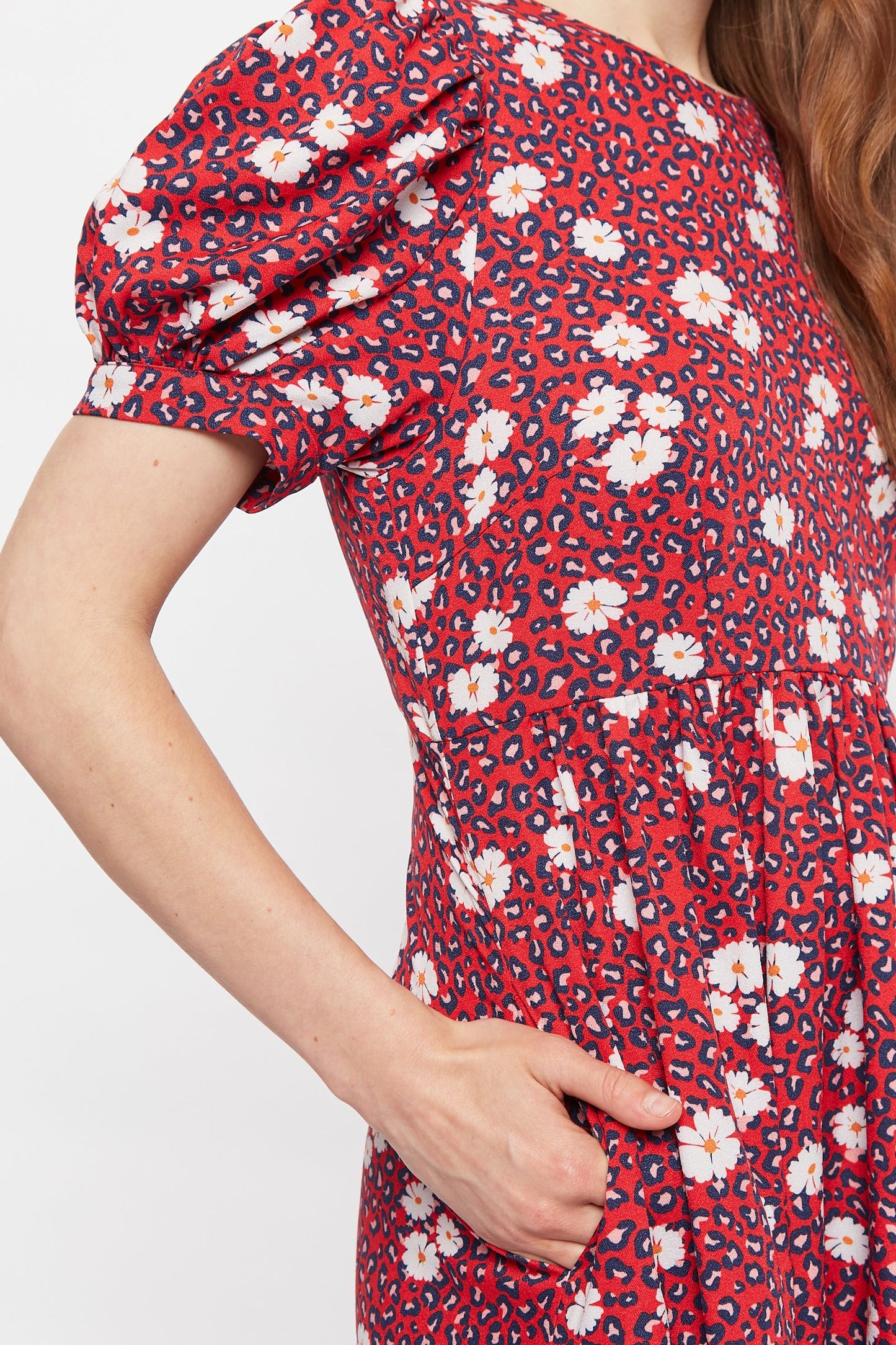 Louche Stasia Roaring Daisy Print V Back Puff Sleeve Midi Dress - Red