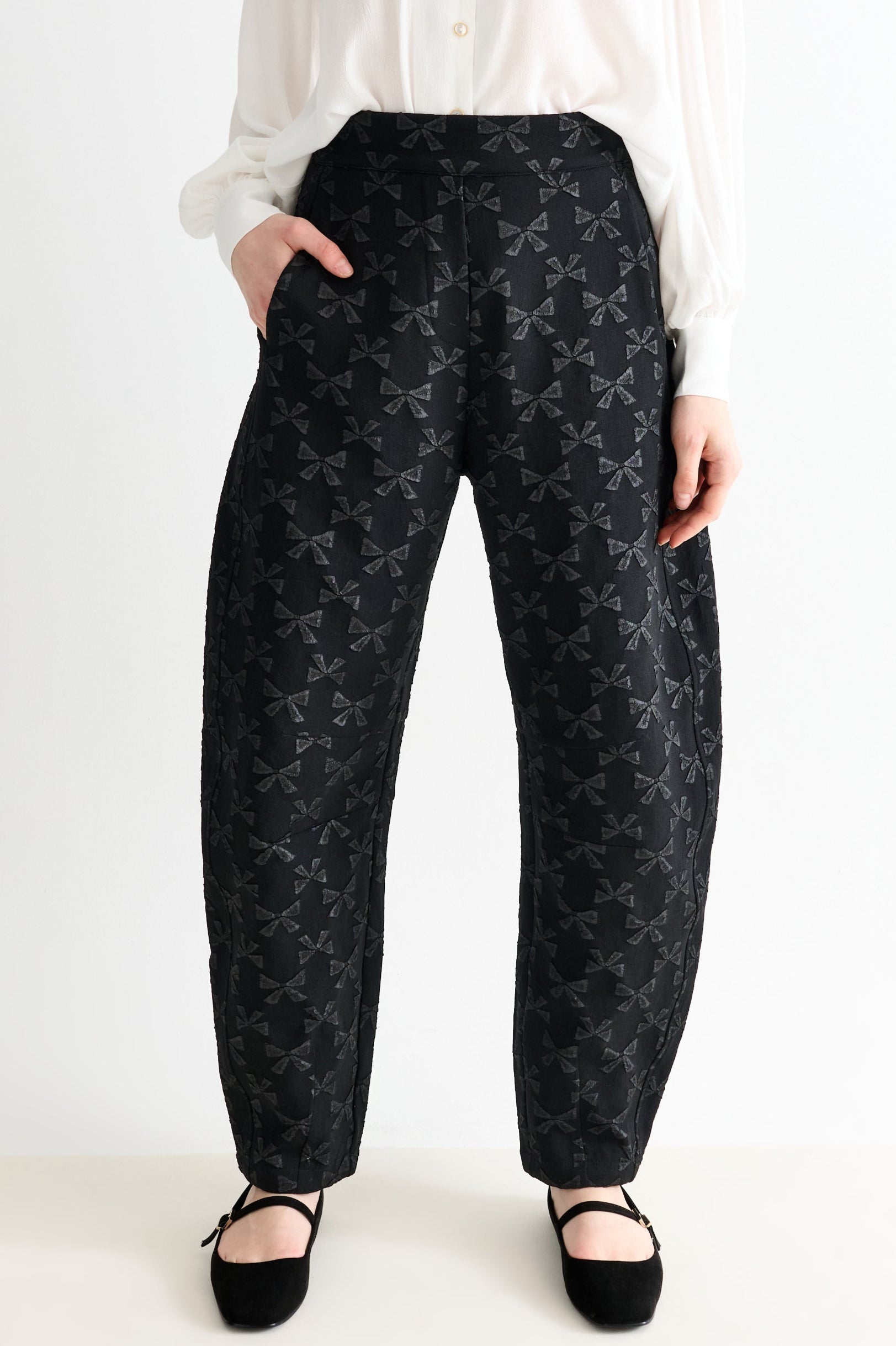 Sutton Bow Jacquard Barrel Trousers - Black