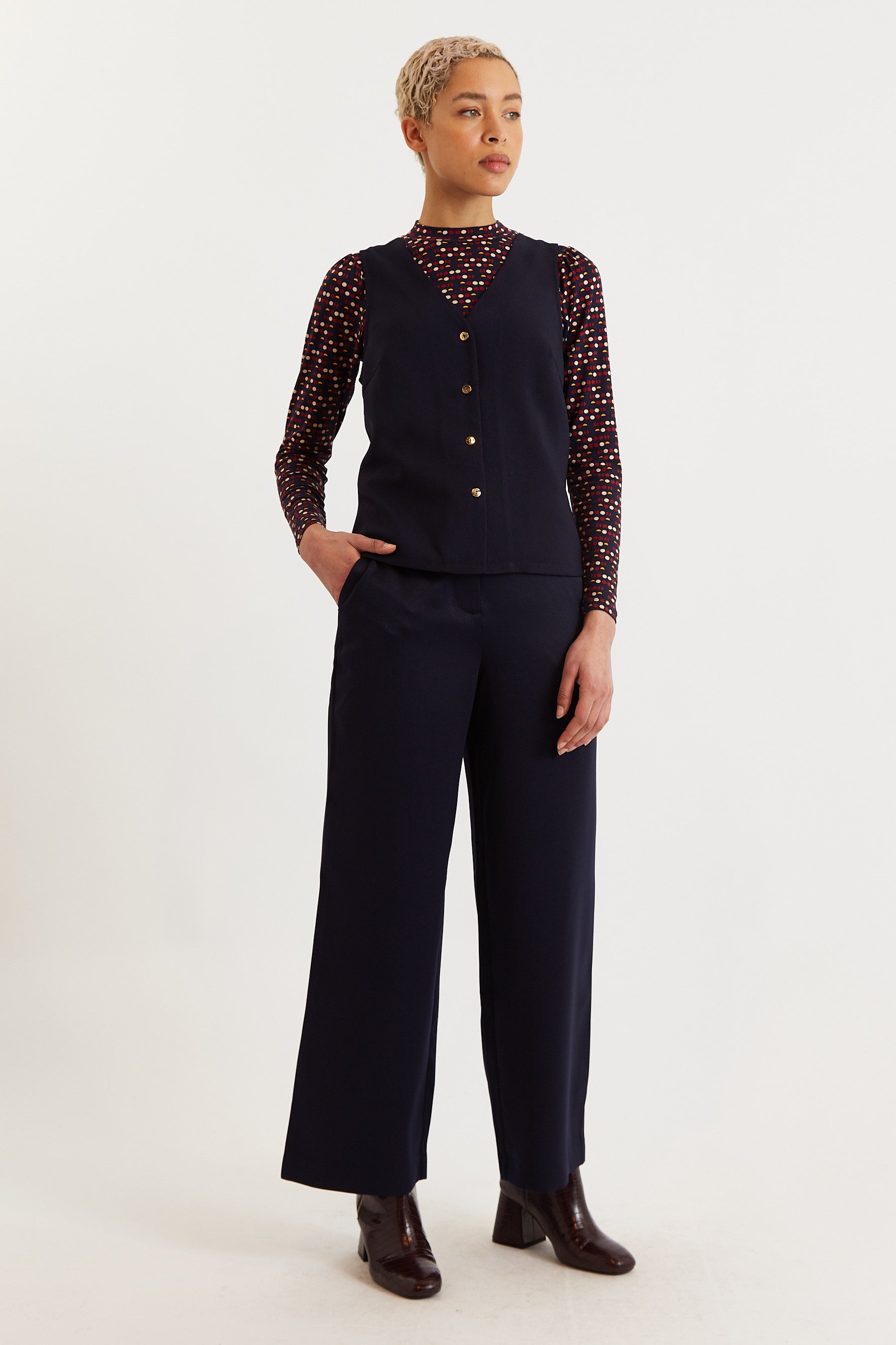 Jakson Sustainable Satin Back Crepe Waistcoat - Navy - Detail 4