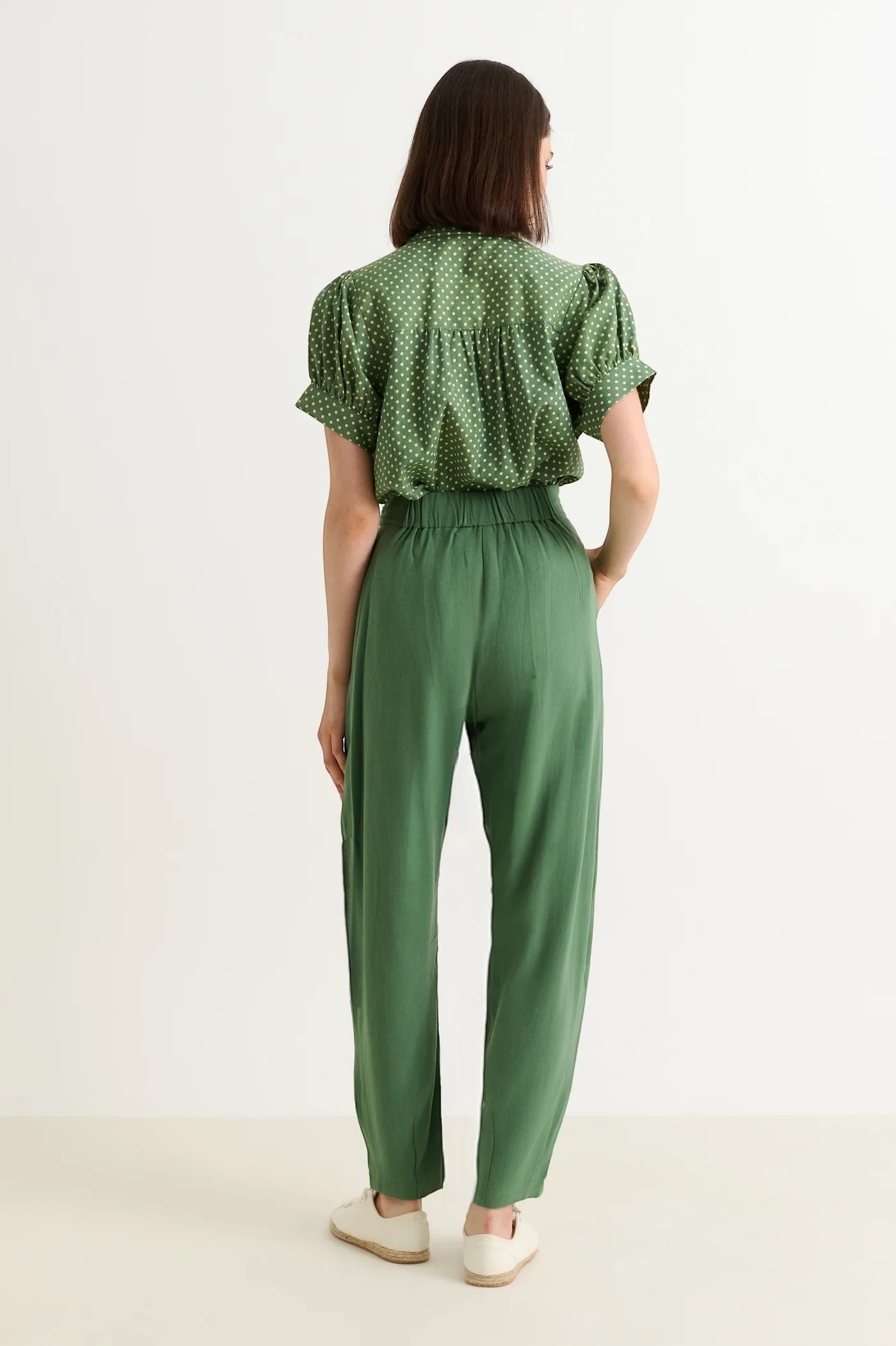 Sutton green linen mix barrel trousers with elasticated back waist and pockets