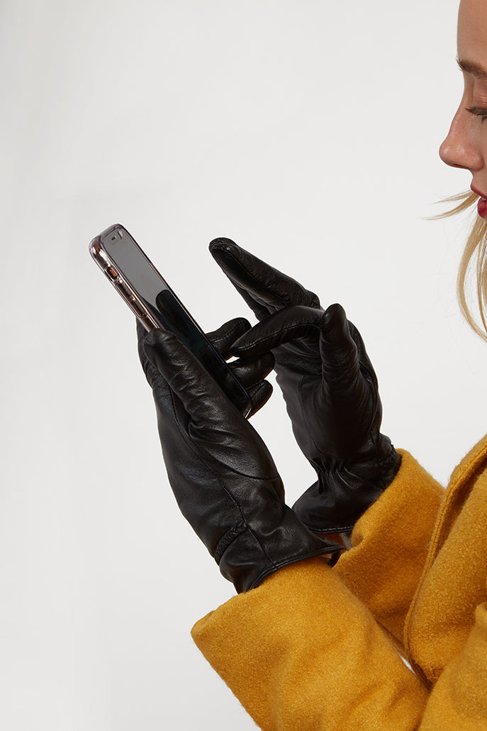 Tema Black Leather Gloves