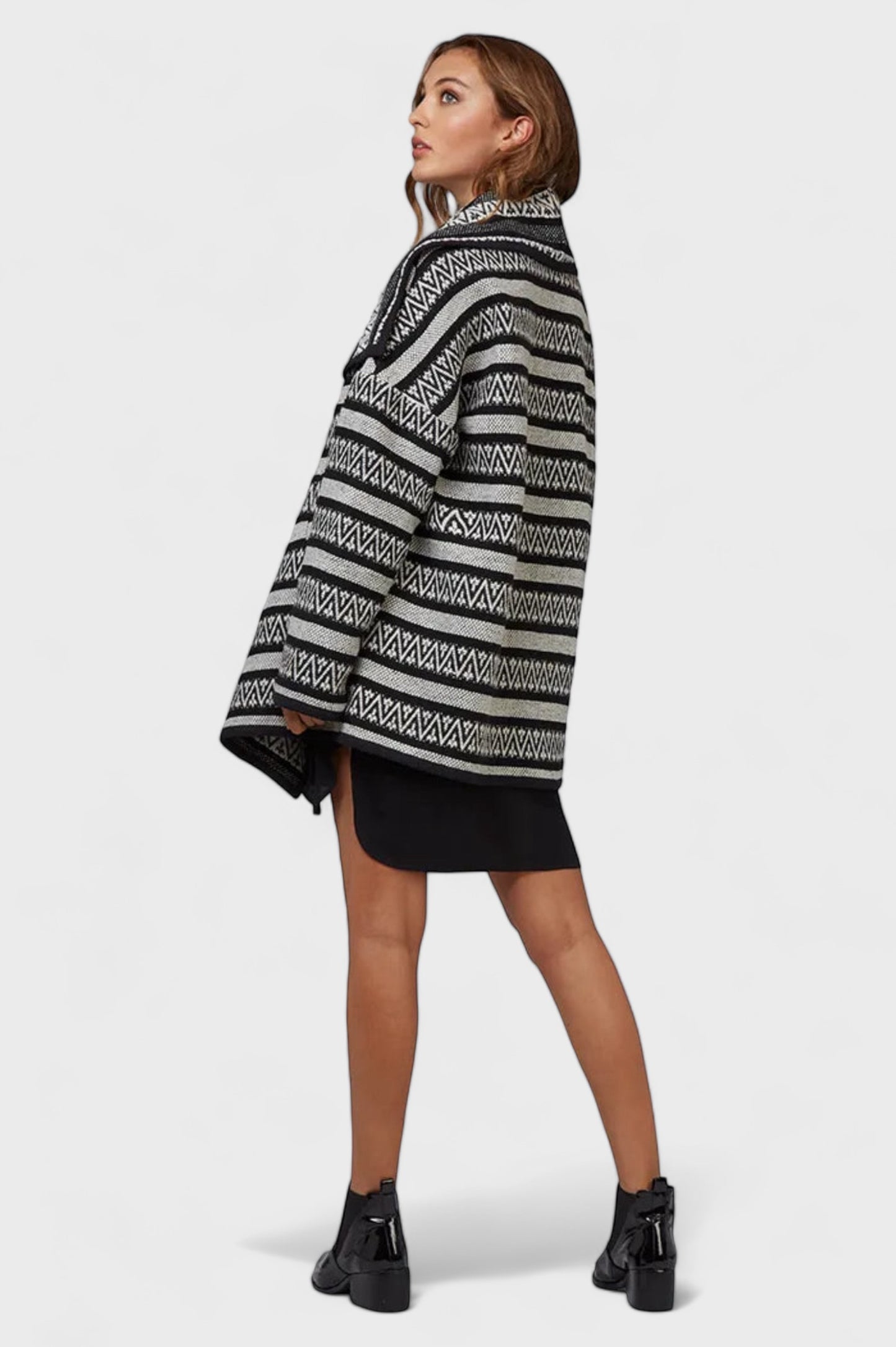 Wyomey Blanket Jacket in Black and White