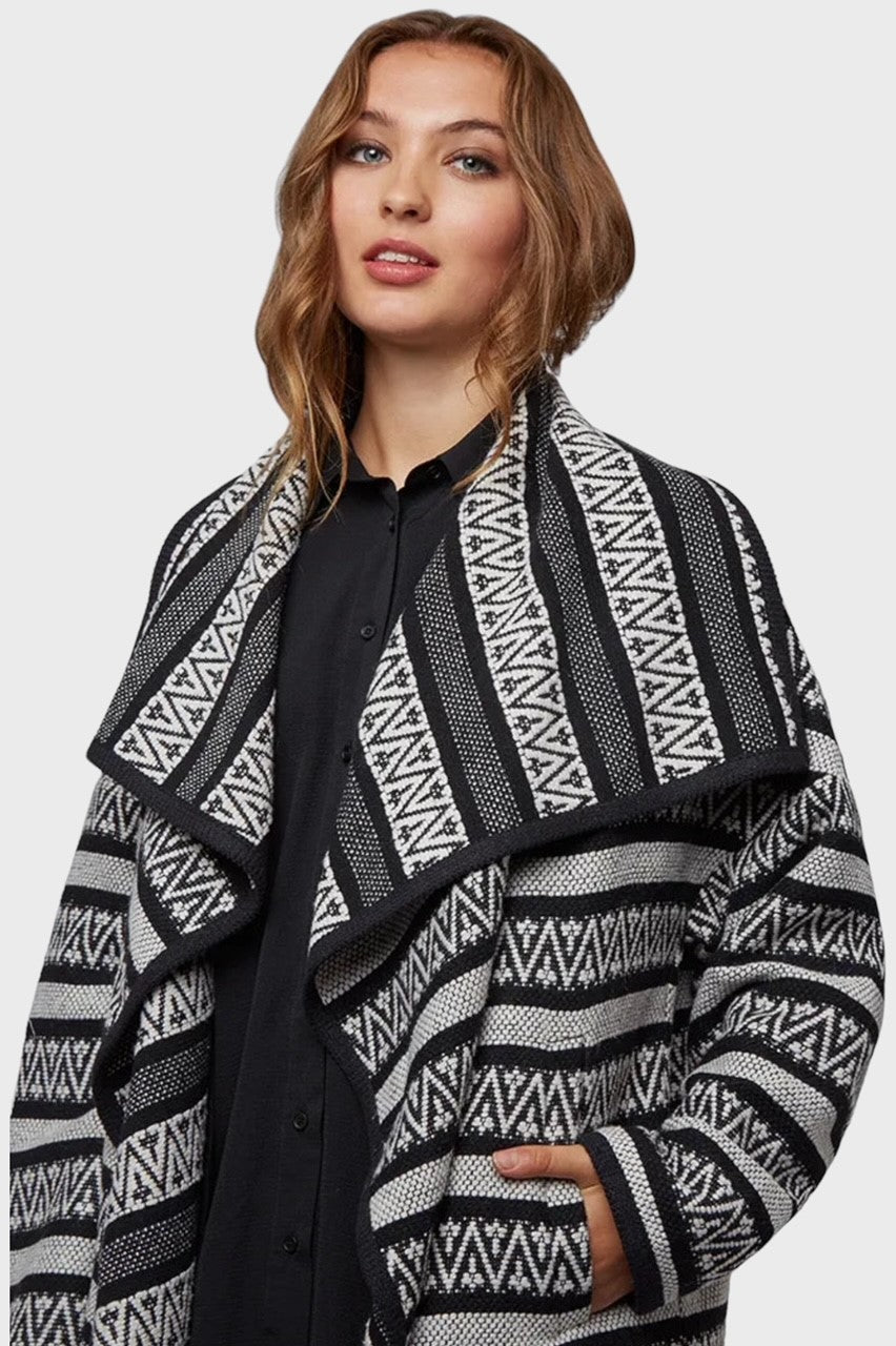 Wyomey Blanket Jacket in Black and White