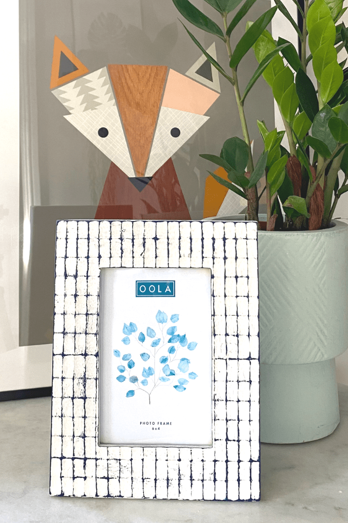 White Square Pattern Photo Frame 6X4 - Detail 1
