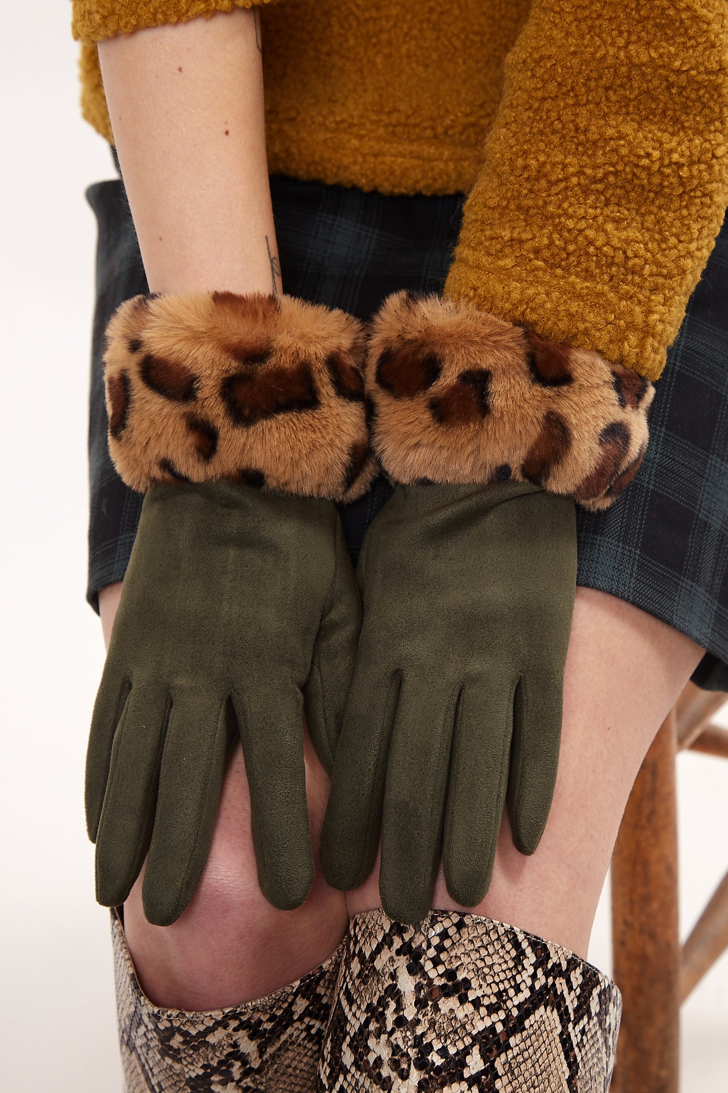 Louche Cadhla Faux Suede And Fur Cuffed Touch Screen Gloves - Green