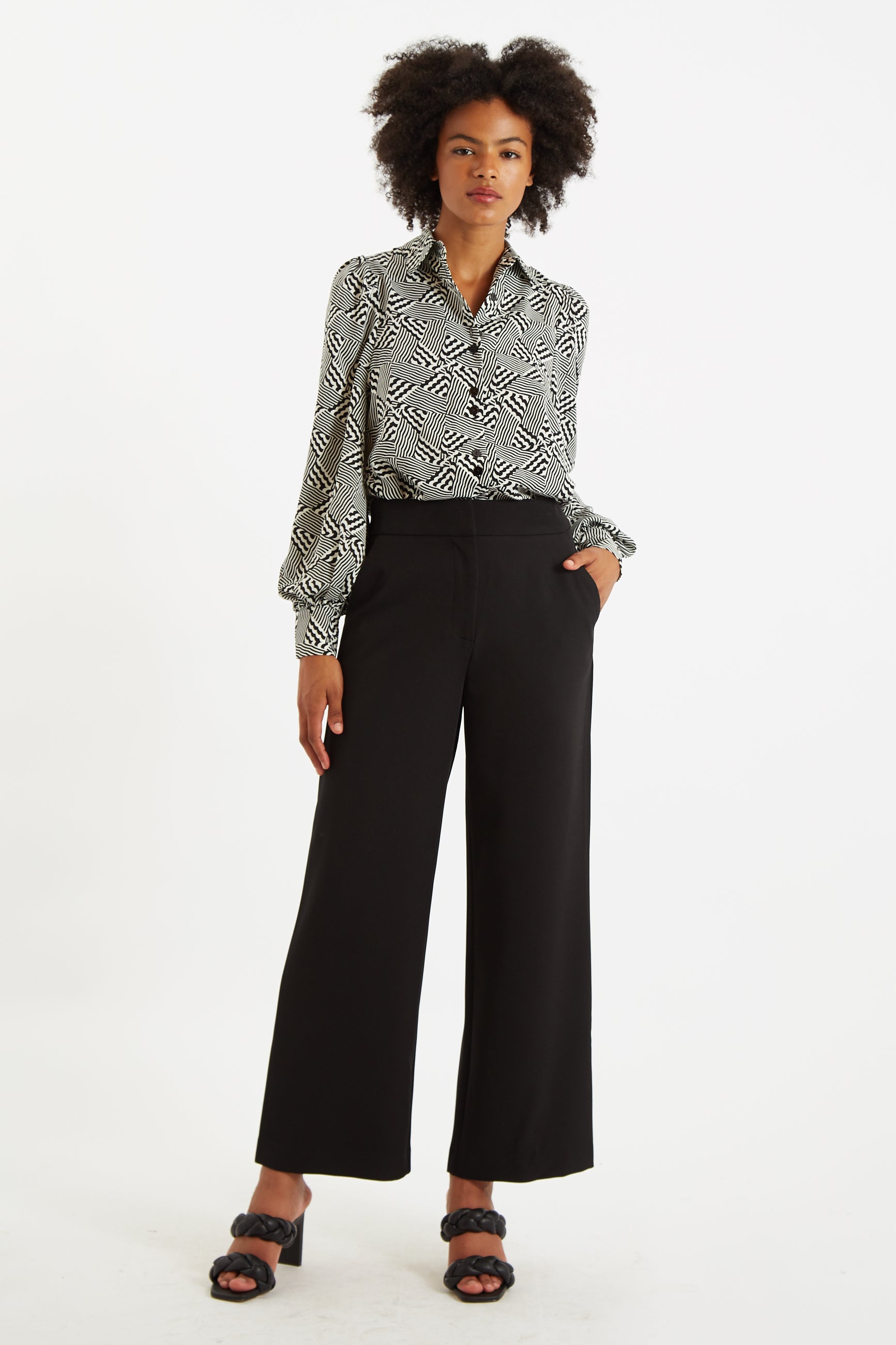 Elina Straight Leg Trouser Black - Detail 3