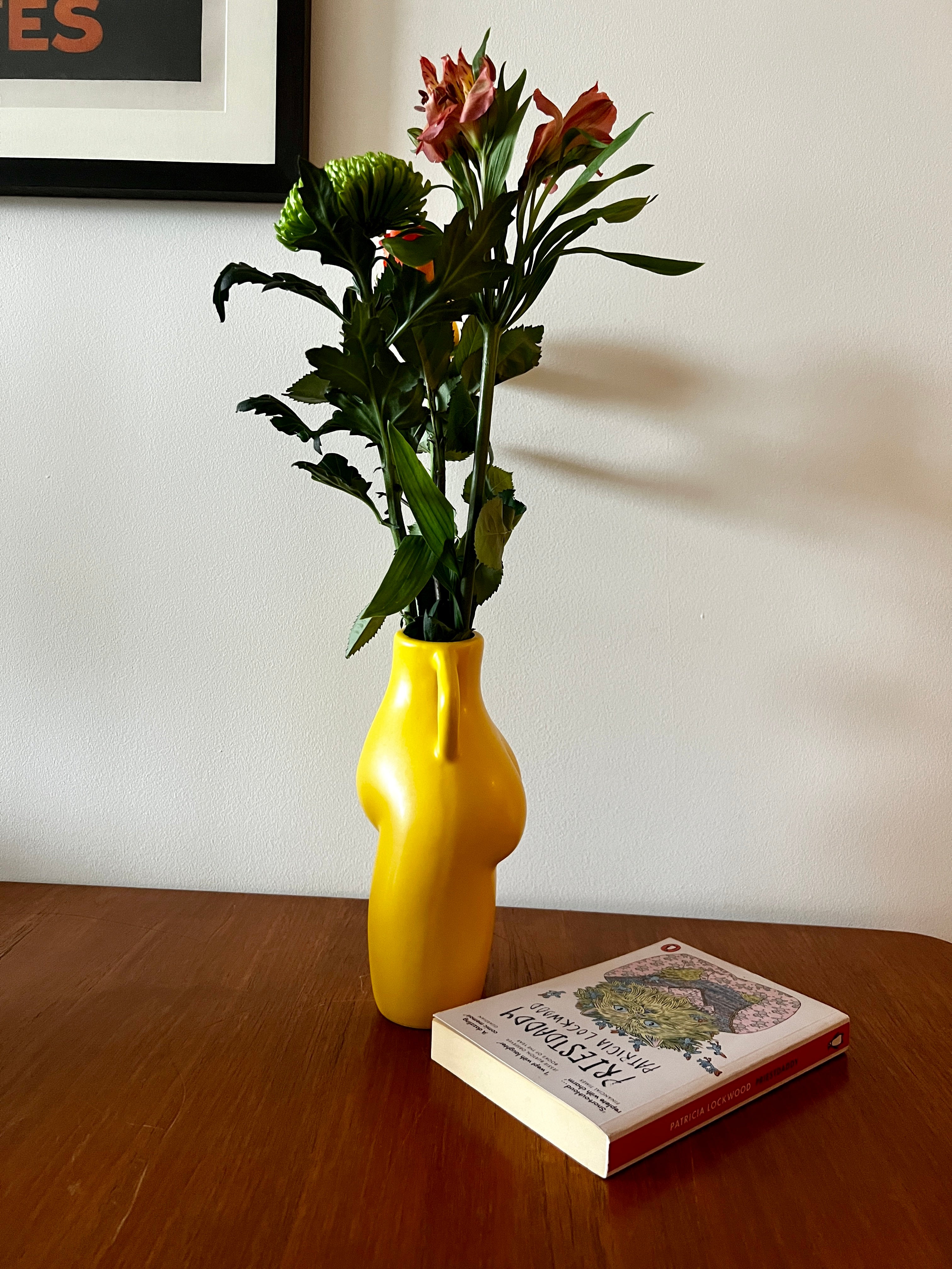 Woman Shape Vase - Detail 1