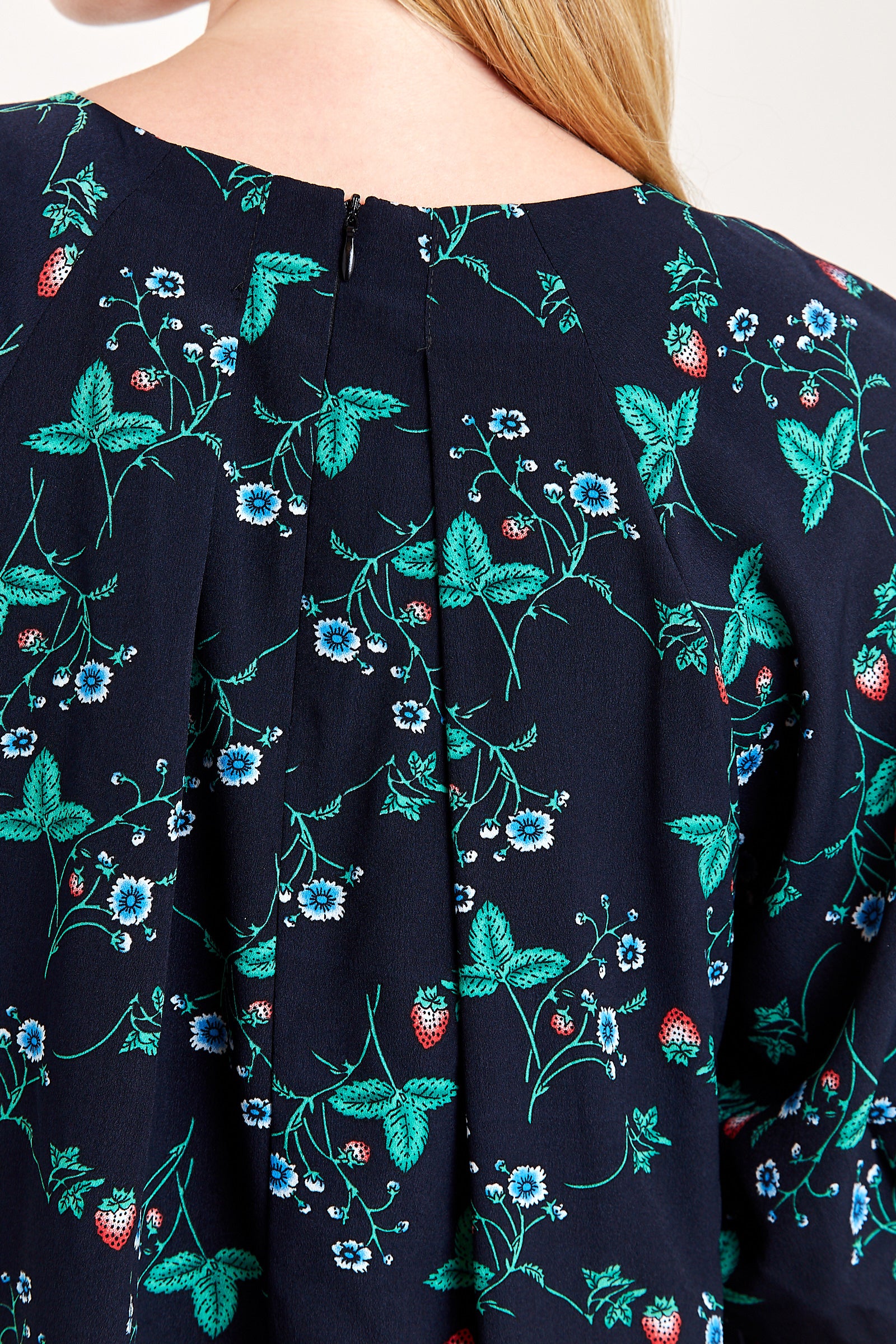 Lauryn Strawberry Print Short Sleeve Dress - Detail 2