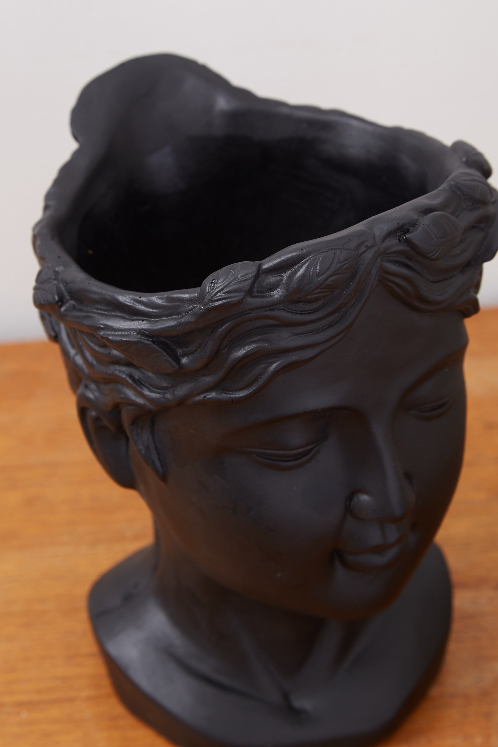 Medium Venus Head Planter in Black - Detail 3