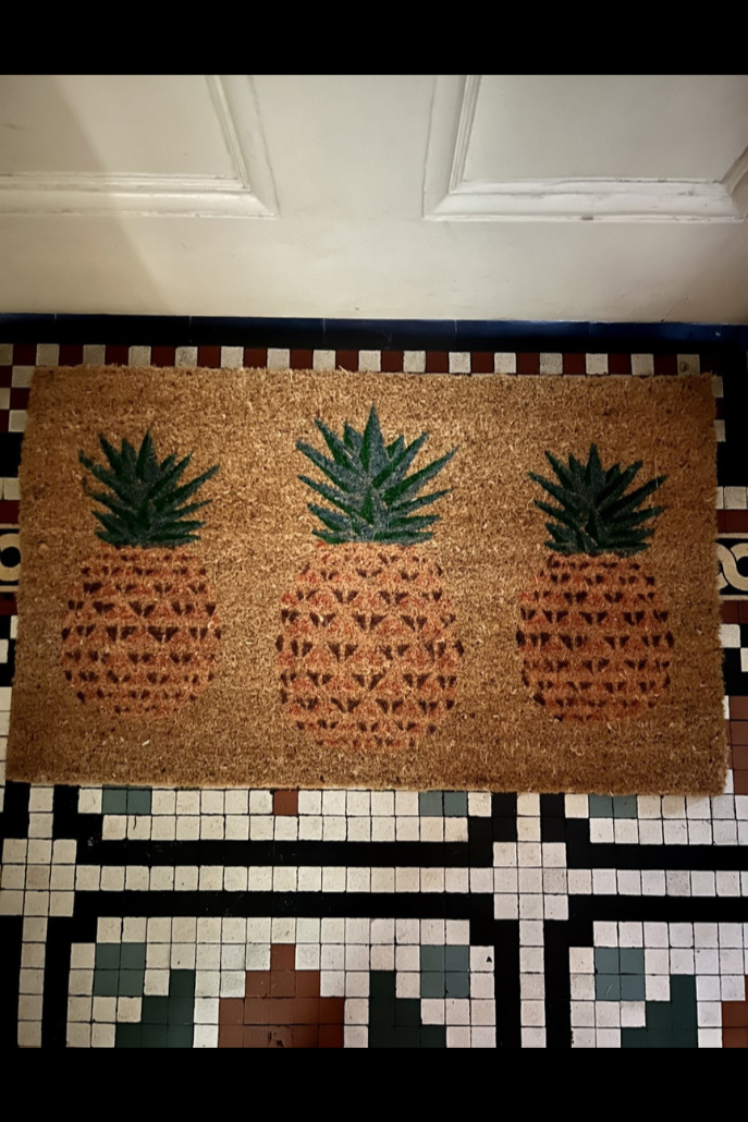 Pineapple door mat