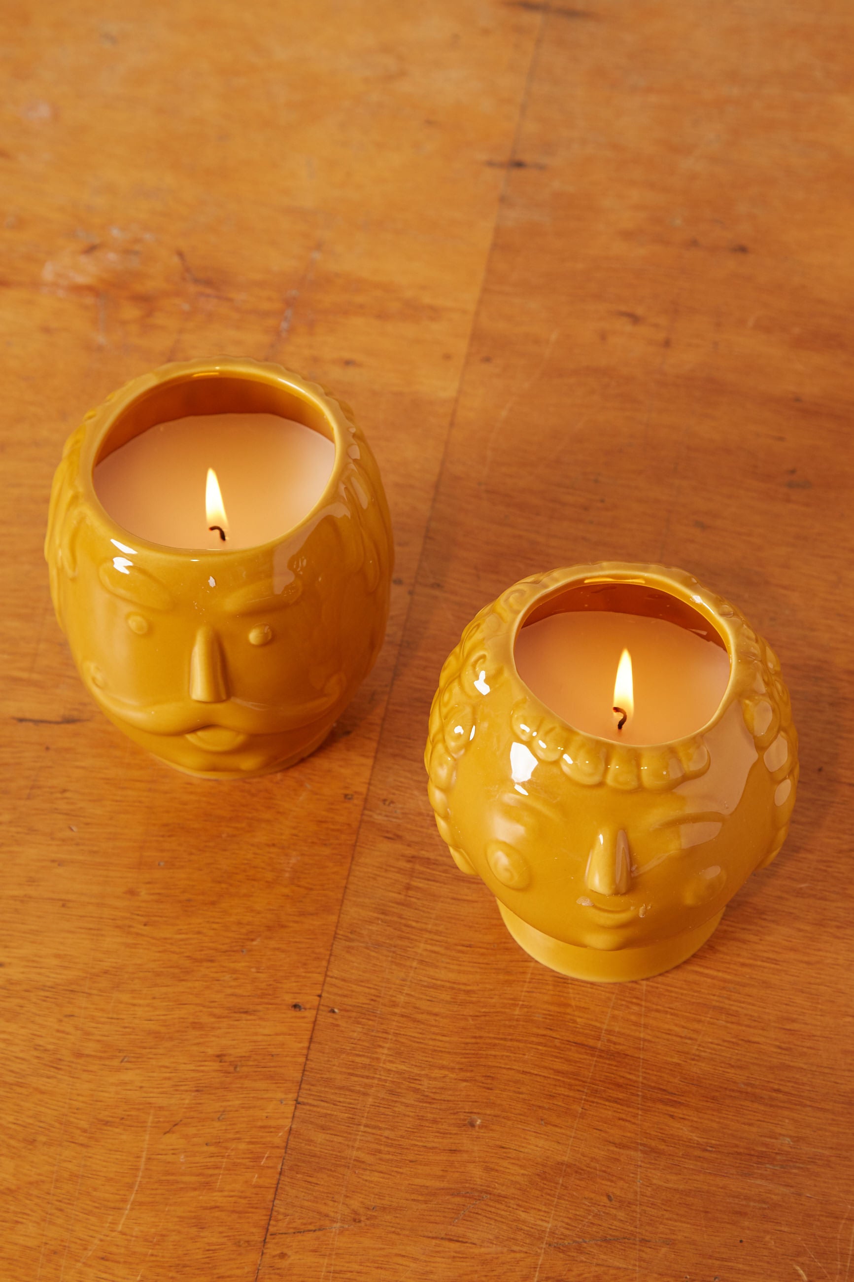 Set Of 2 Mr and Mrs Candles - Detail 2