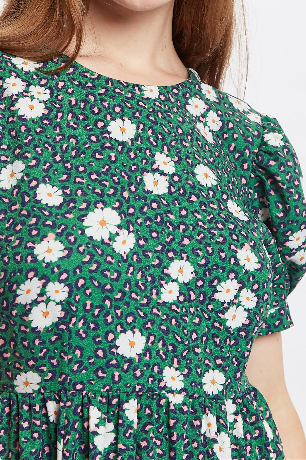 Louche Stasia Roaring Daisy Print V Back Puff Sleeve Midi Dress - Green - Detail 1