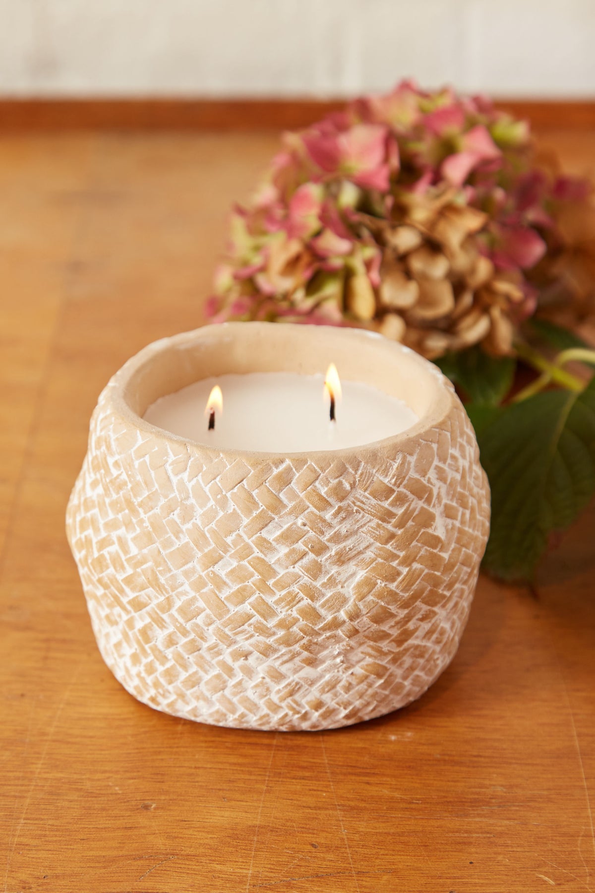 Weave Effect 2 Wick Candle