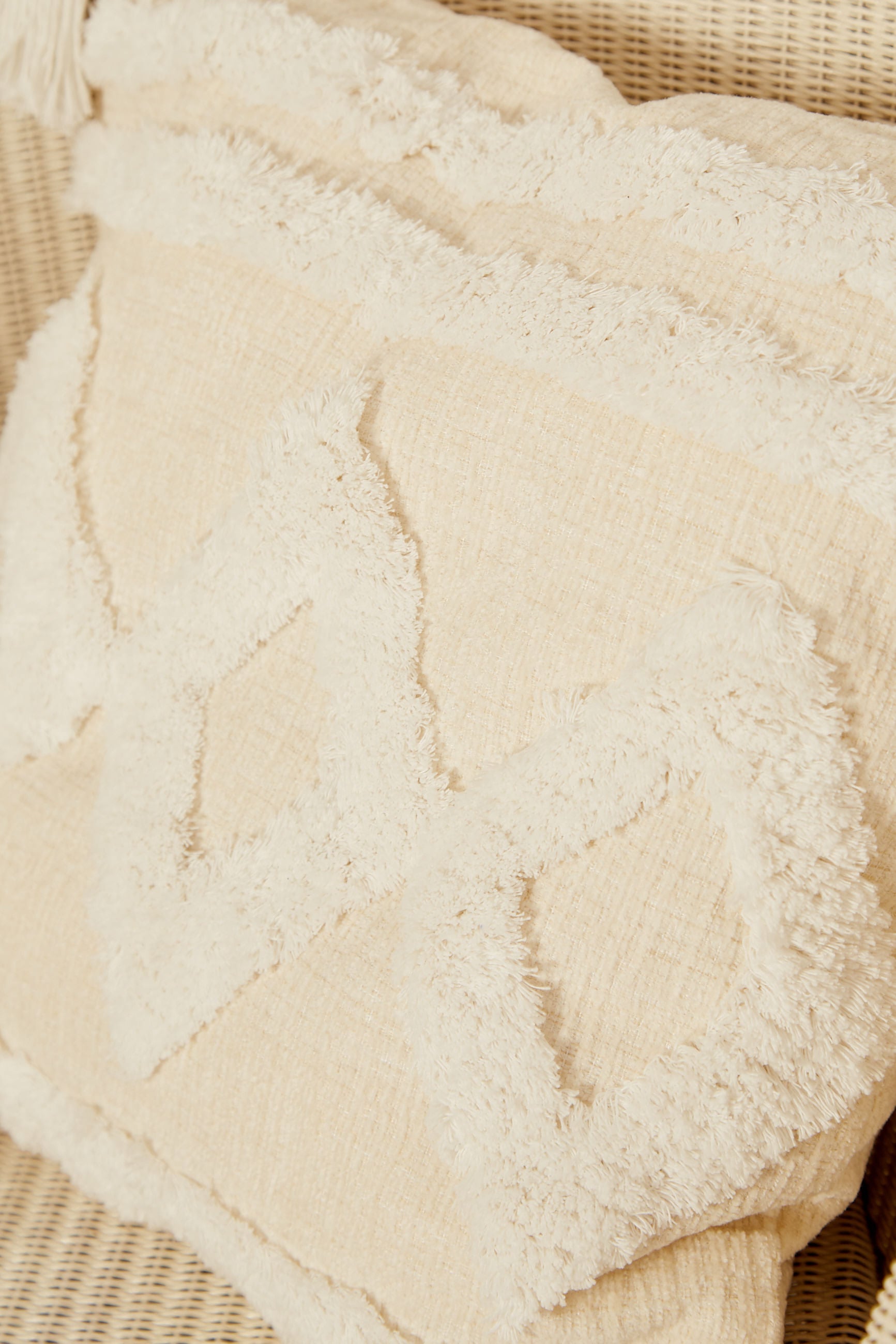 Ruffle Cushion - Diamond - Detail 2